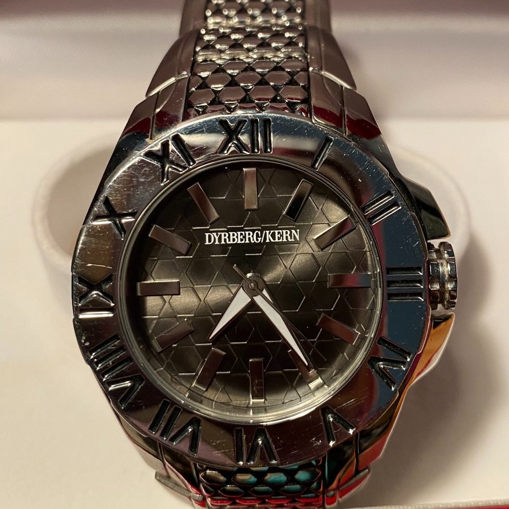 GORGEOUS MEN'S DYRBERG/KERN WATCH (EUC)